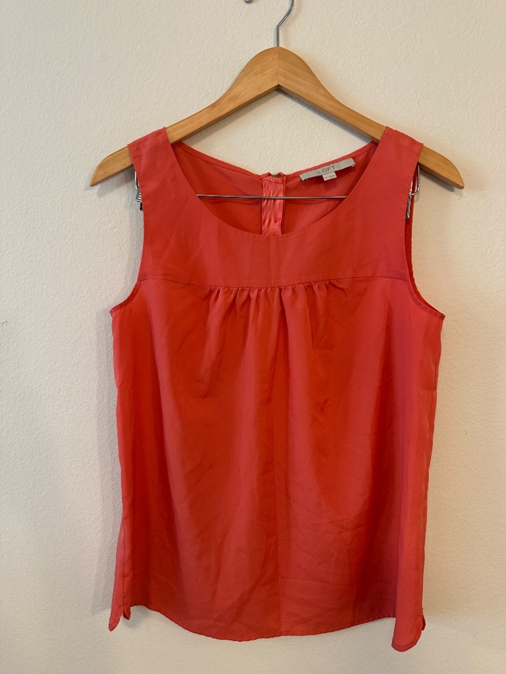 LOFT Coral Sleeveless Chiffon Shell Blouse Women's M